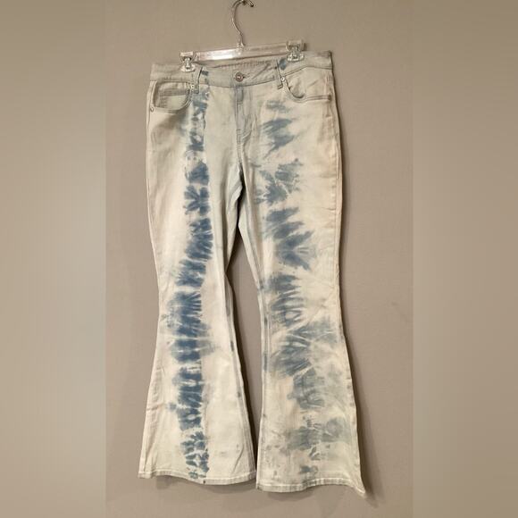 Women’s Hydraulic Nolita Mid-Rise Flare Tie Dye Jeans in Size 12. Preloved. - Picture 1 of 6